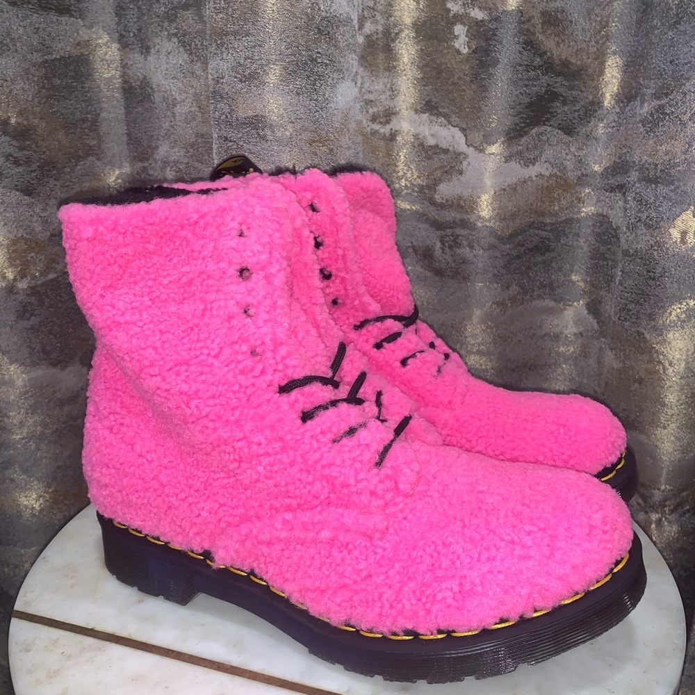 Dr. Martens 1460 Pascal Lux Borg boot Size 9 TEDDY PINK BOOTS